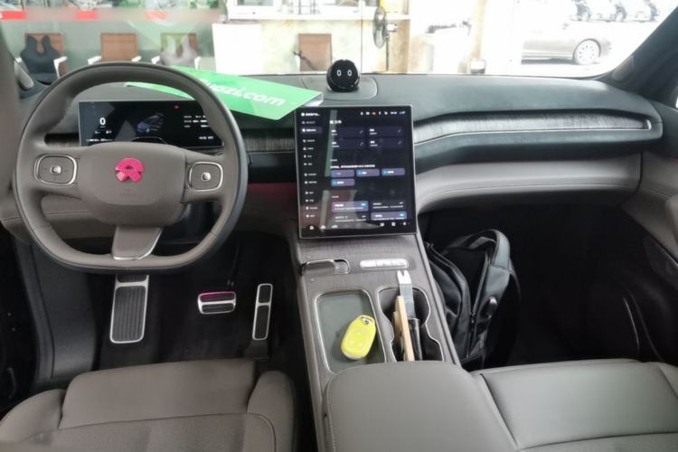 Used Nio ES7 2022 75 kWh Center Console