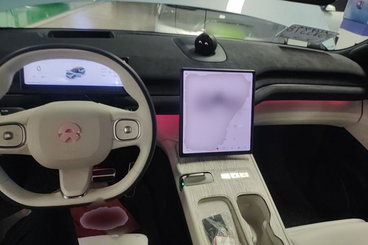 Used Nio ES7 2022 75 kWh Center Console