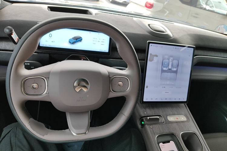 Used Nio ES7 2022 75 kWh Center Console