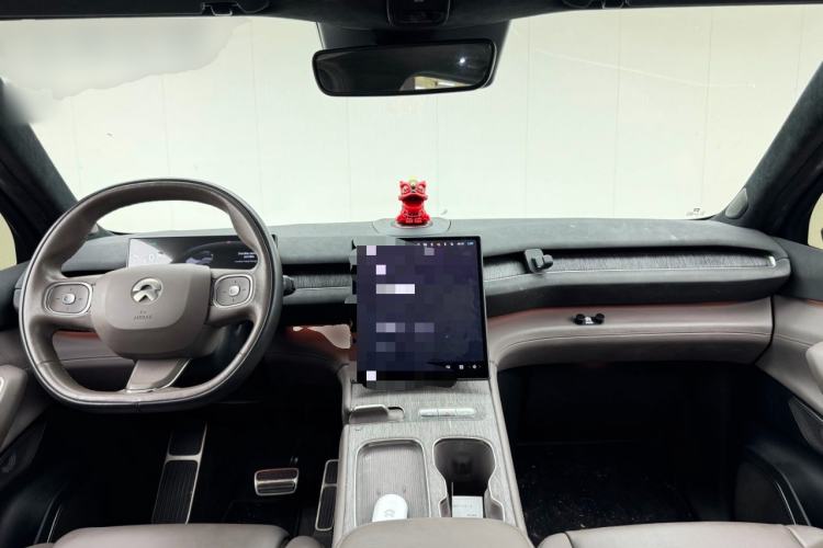 Used Nio ES7 2022 75 kWh Center Console