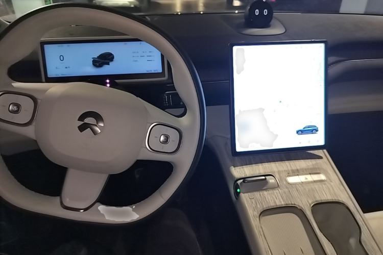 Used Nio ES7 2022 75 kWh Center Console