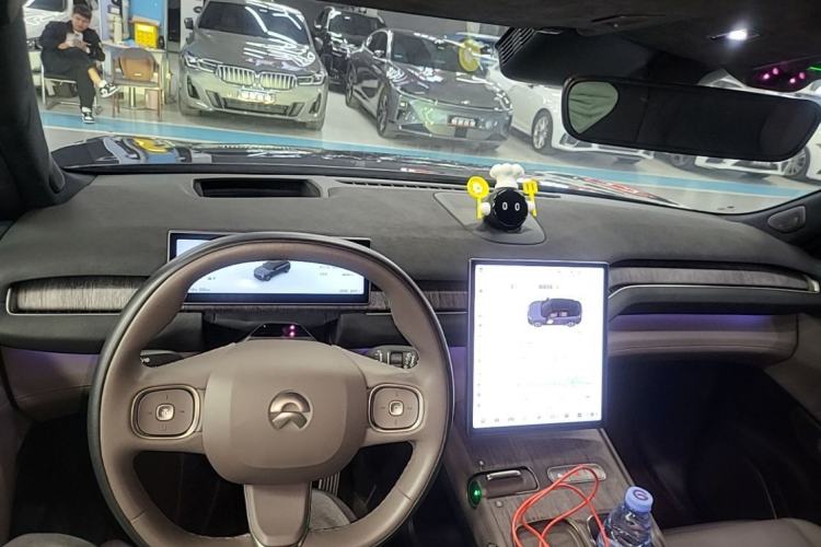 Used Nio ES7 2022 75 kWh Center Console