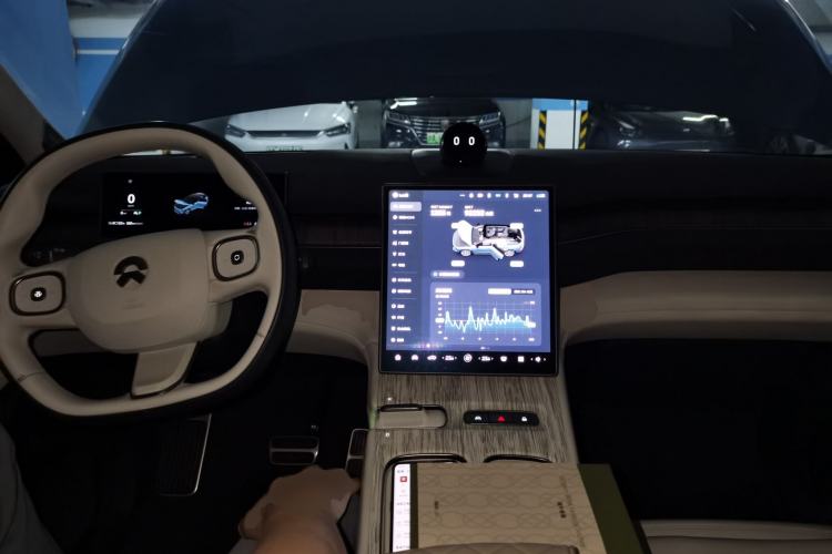 Used Nio ES7 2022 100 kWh Center Console