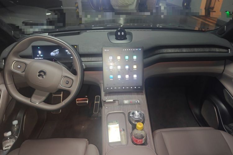 Used Nio ES7 2022 75 kWh Center Console