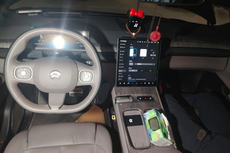 Used Nio ES7 2022 75 kWh Center Console