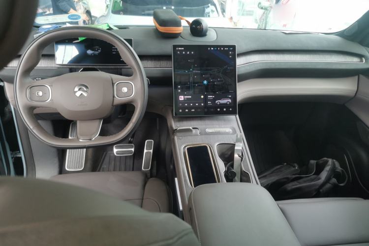 Used Nio ES7 2022 75 kWh Center Console