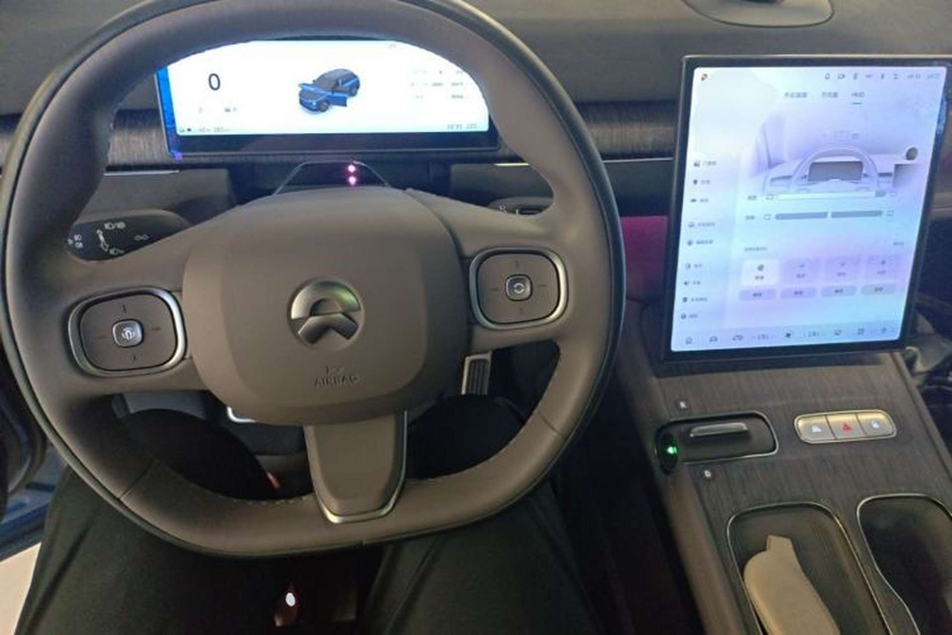 Used Nio ES7 2022 75 kWh Center Console