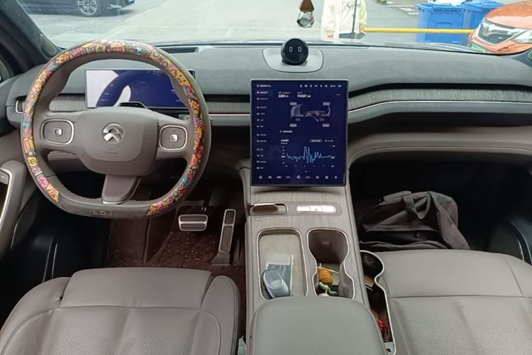 Used Nio ES7 2022 75 kWh Center Console