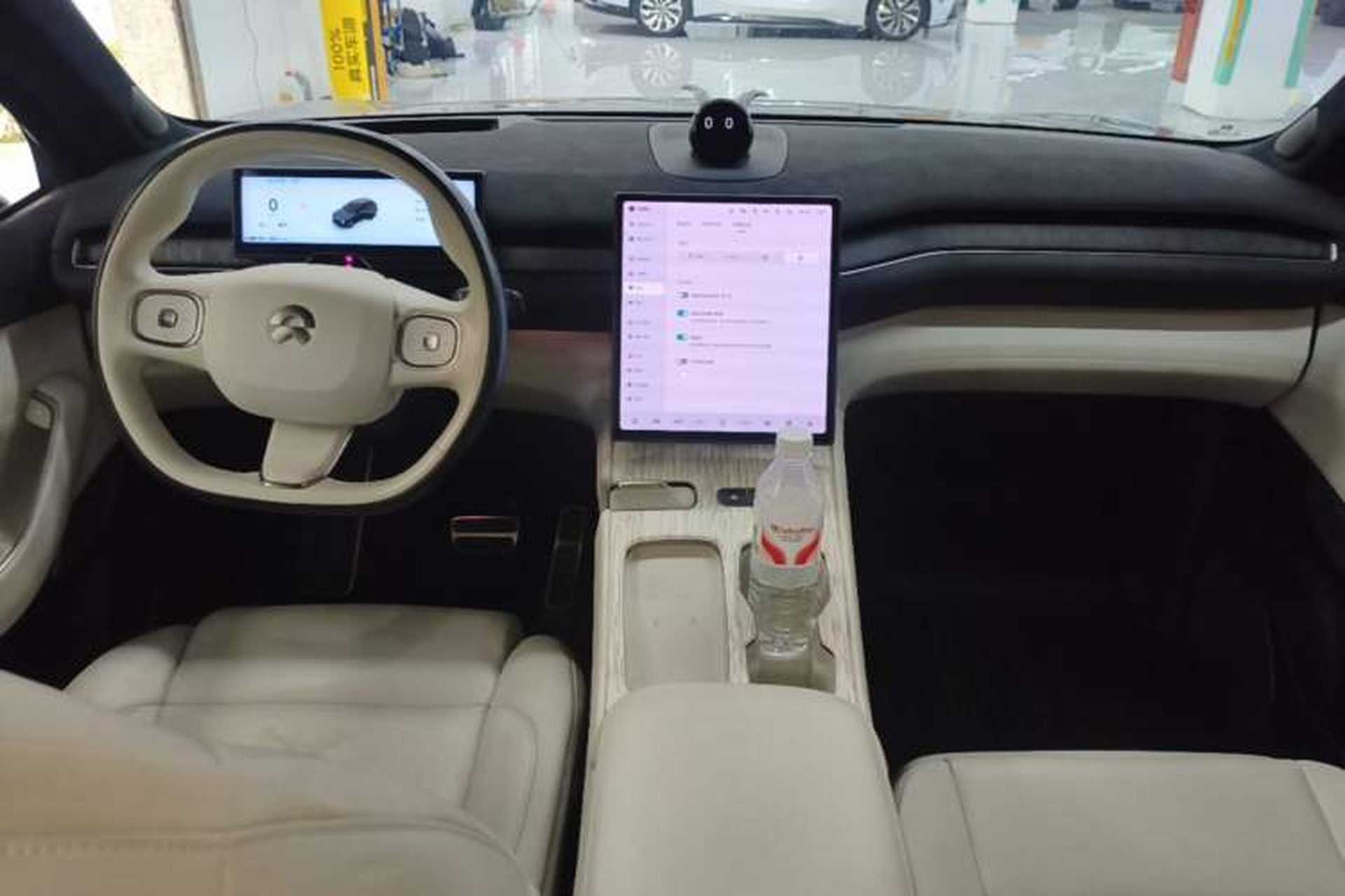Used Nio ES7 2022 75 kWh Center Console