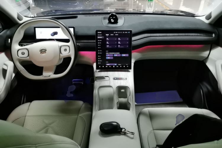 Used Nio ES7 2022 100 kWh Center Console