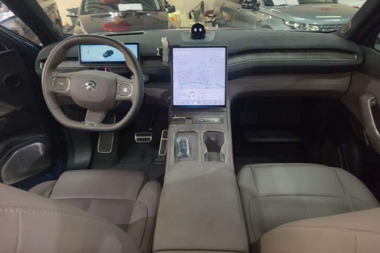 Used Nio ES7 2022 75 kWh Center Console