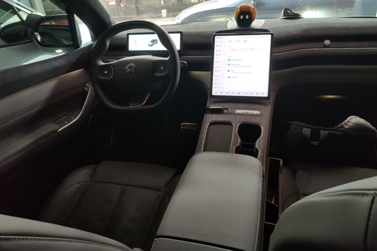 Used Nio ES7 2022 100 kWh Center Console