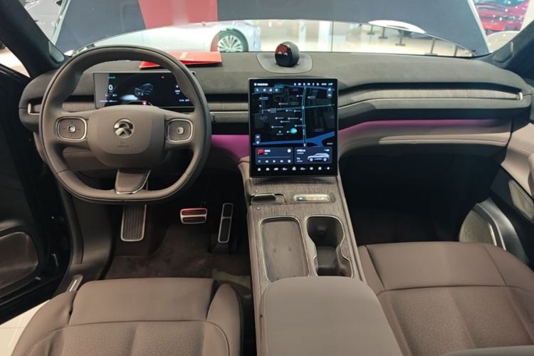 Used Nio ES7 2022 75 kWh Center Console
