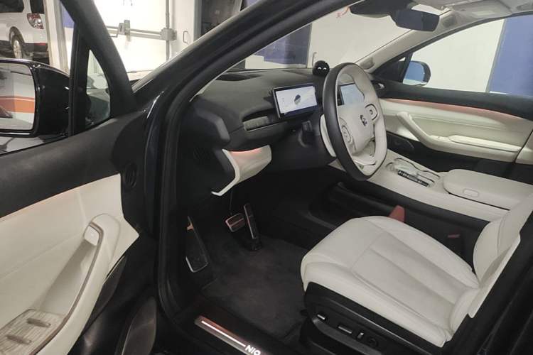 Used Nio ES7 2022 75 kWh Driver Seat