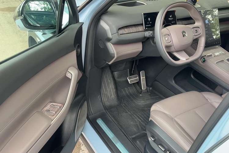 Used Nio ES7 2022 75 kWh Driver Seat