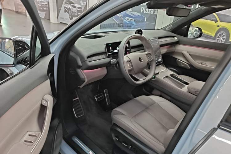 Used Nio ES7 2022 75 kWh Driver Seat