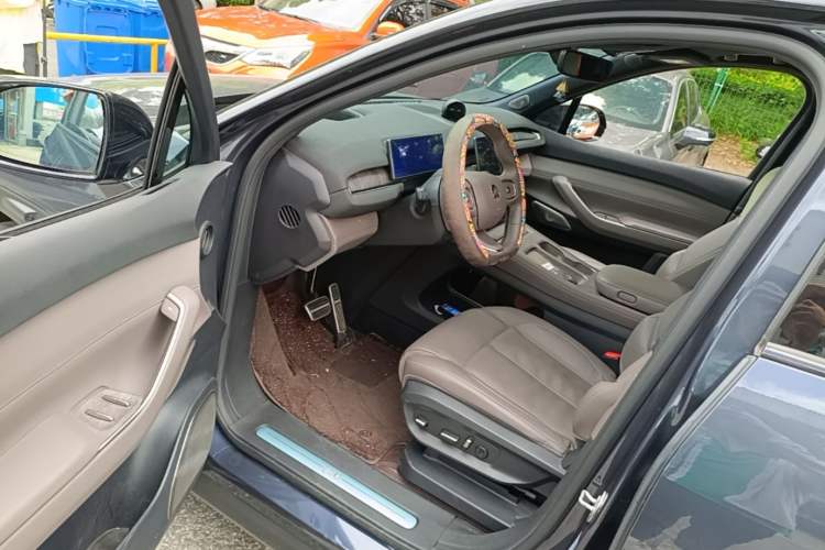 Used Nio ES7 2022 75 kWh Driver Seat