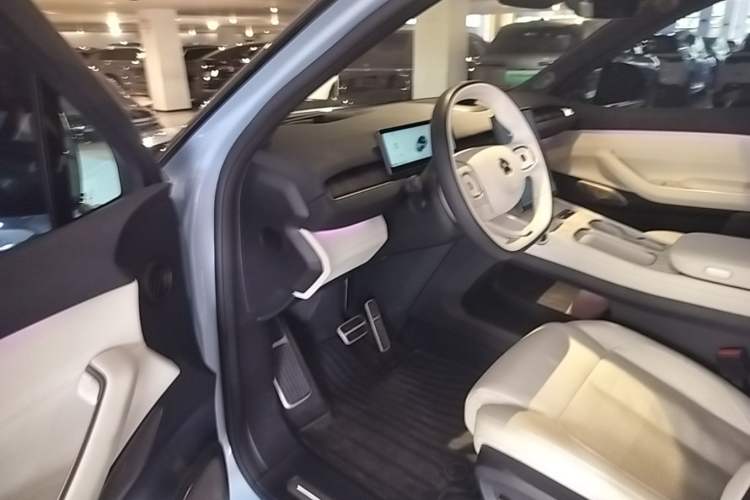 Used Nio ES7 2022 75 kWh Driver Seat