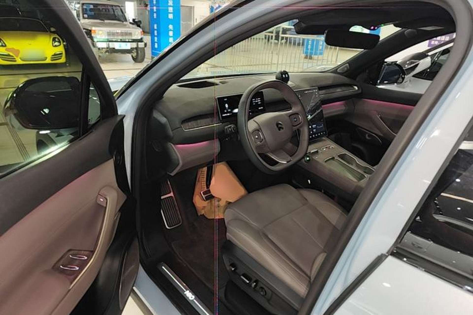 Used Nio ES7 2022 75 kWh Driver Seat