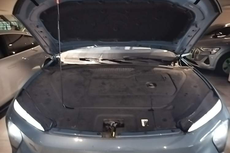 Used Nio ES7 2022 75 kWh Engine Bay