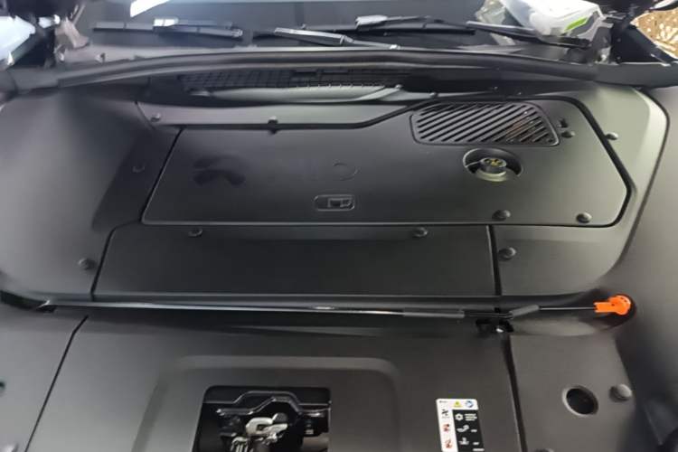 Used Nio ES7 2022 75 kWh Engine Bay