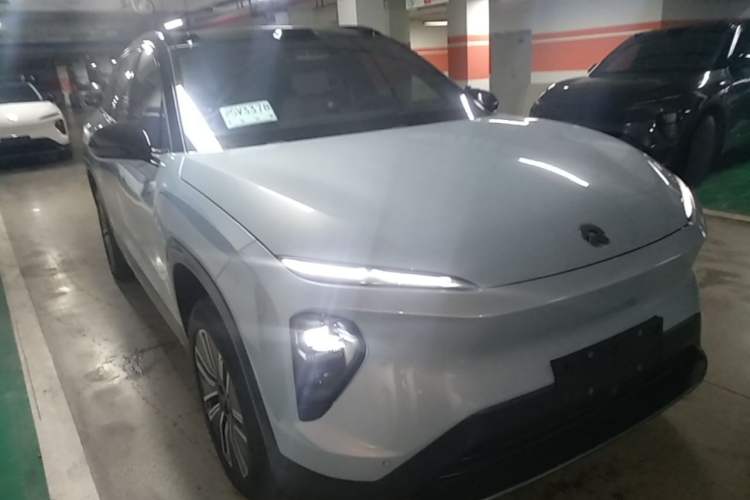 Used Nio ES7 2022 75 kWh Front Right 45 Deg