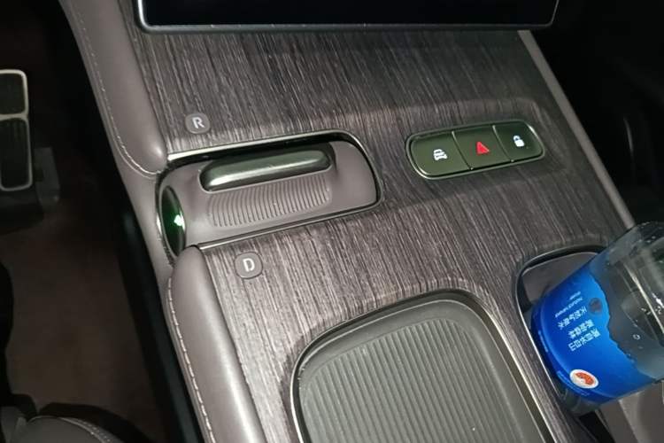 Used Nio ES7 2022 100kWh First Edition Gear Lever