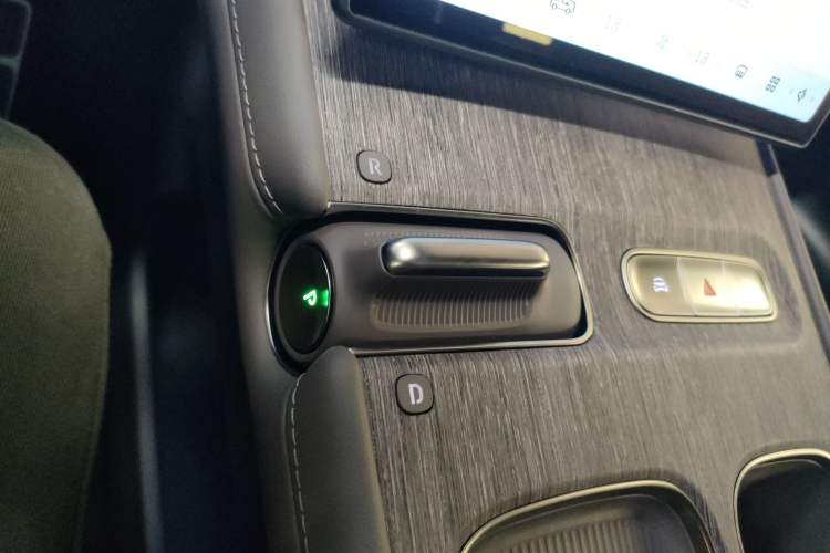 Used Nio ES7 2022 75 kWh Gear Lever