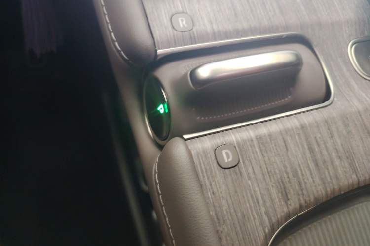 Used Nio ES7 2022 75 kWh Gear Lever
