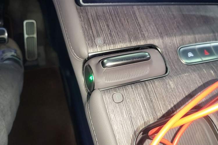 Used Nio ES7 2022 75 kWh Gear Lever