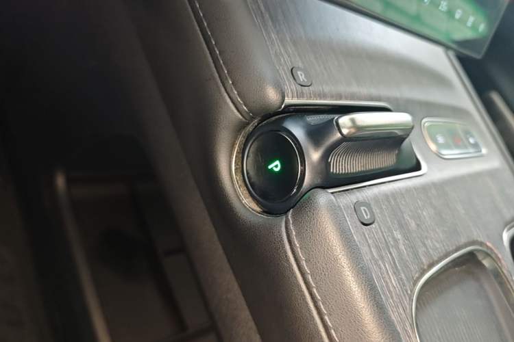 Used Nio ES7 2022 75 kWh Gear Lever