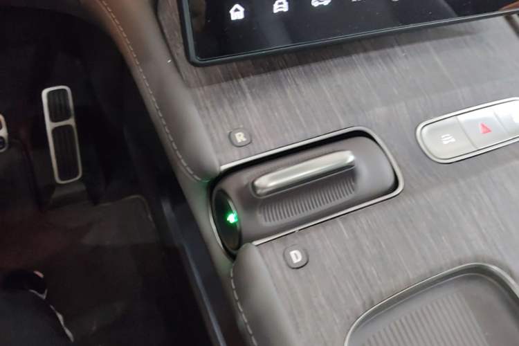 Used Nio ES7 2022 75 kWh Gear Lever