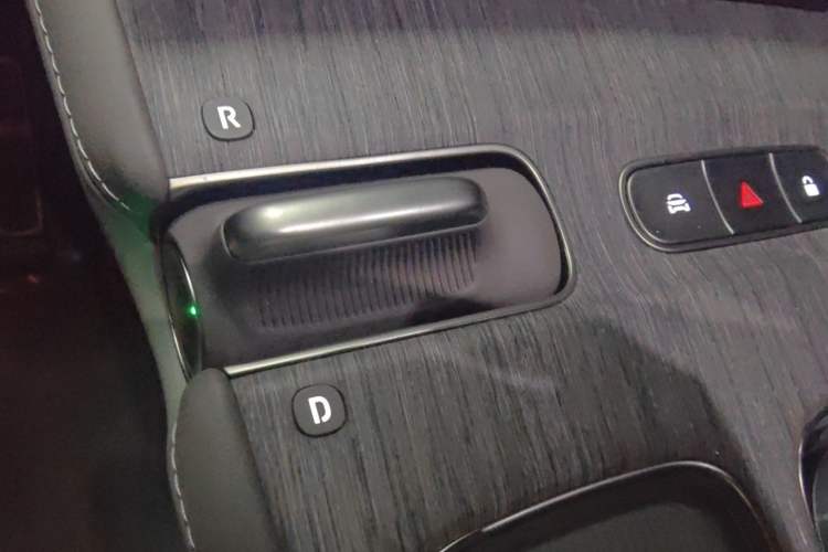Used Nio ES7 2022 75 kWh Gear Lever