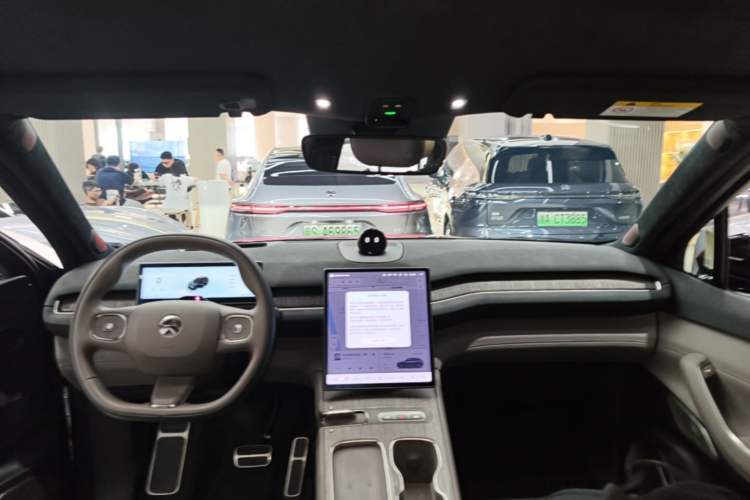 Used Nio ES7 2022 75 kWh Headliner
