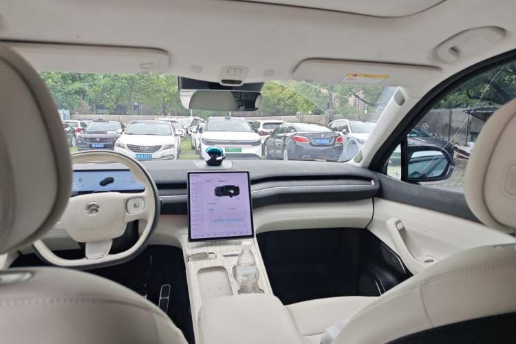 Used Nio ES7 2022 75 kWh Headliner