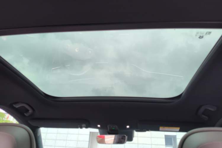 Used Nio ES7 2022 75 kWh Headliner