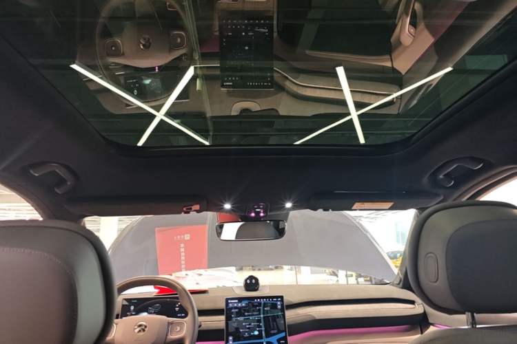 Used Nio ES7 2022 75 kWh Headliner