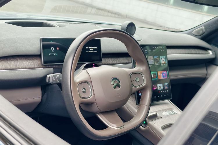 Used Nio ES7 2022 75 kWh Interior 1