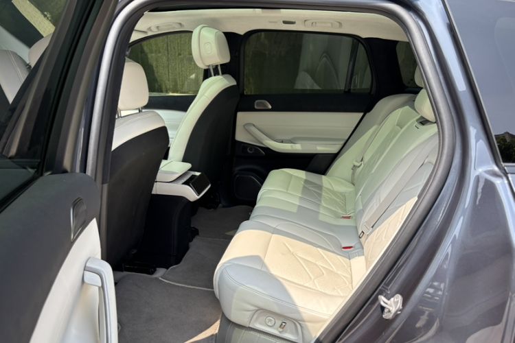 Used Nio ES7 2022 100 kWh Interior 1