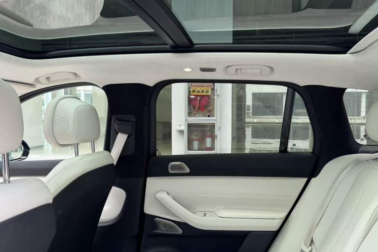 Used Nio ES7 2022 75 kWh Interior 10
