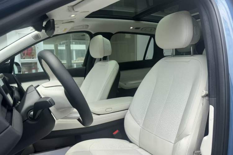 Used Nio ES7 2022 75 kWh Interior 2
