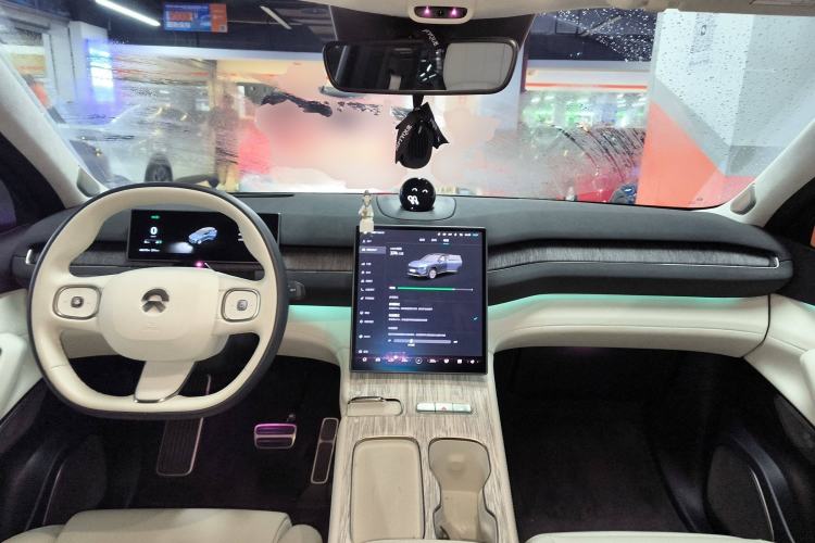 Used Nio ES7 2022 75 kWh Interior 2