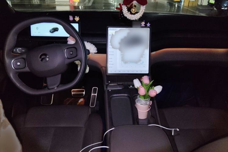 Used Nio ES7 2022 75 kWh Interior 2