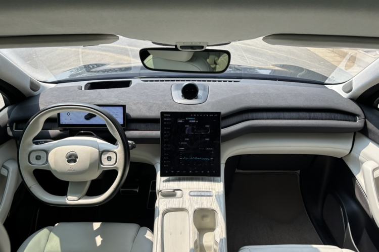 Used Nio ES7 2022 100 kWh Interior 3