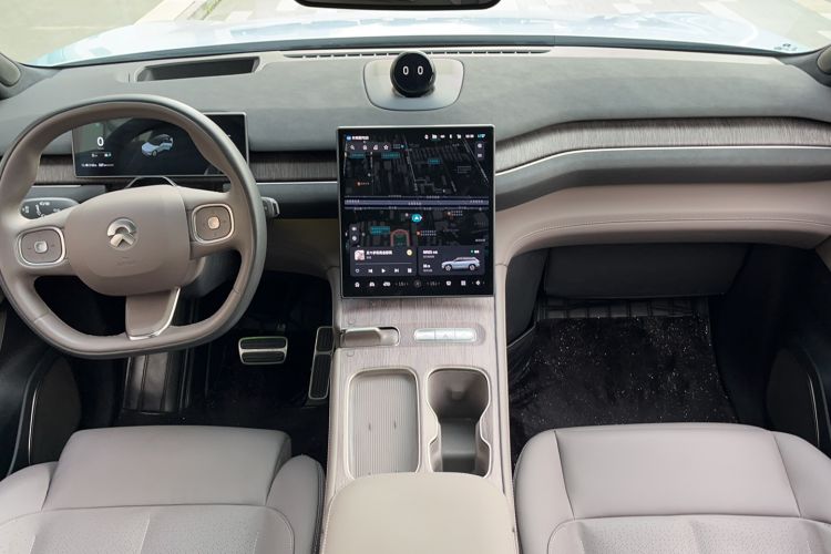 Used Nio ES7 2022 75 kWh Interior 4