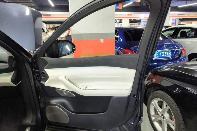 Used Nio ES7 2022 75 kWh Interior 5