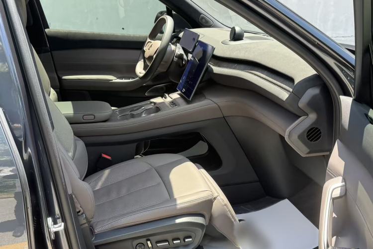 Used Nio ES7 2022 75 kWh Interior 8