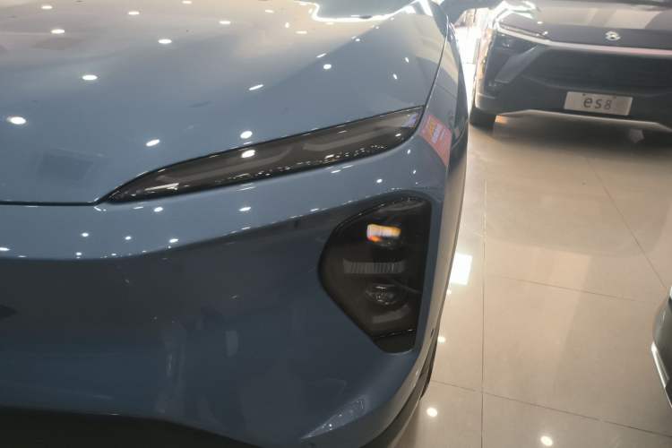 Used Nio ES7 2022 75 kWh Left Front Headlight