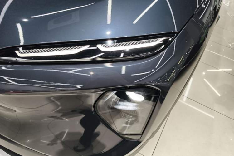 Used Nio ES7 2022 75 kWh Left Front Headlight