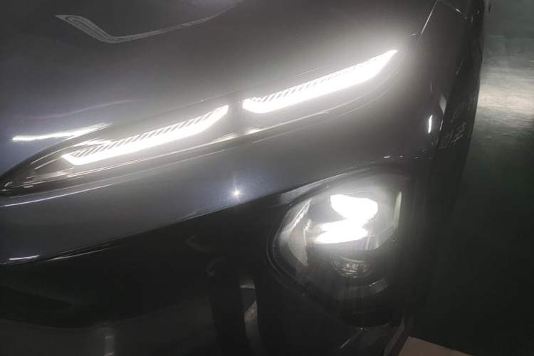 Used Nio ES7 2022 75 kWh Left Front Headlight